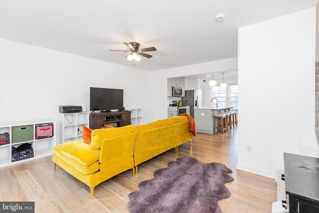 Building Photo - 18 Needle Ct