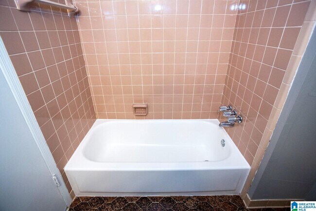 Building Photo - 118 Fox Hollies Blvd