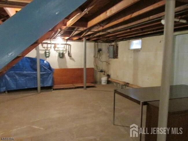 Building Photo - 1818 W 4th St