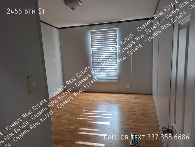 Building Photo - 2455 6th St