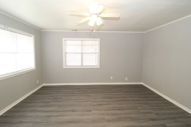 Building Photo - 2418 W Wedington Dr