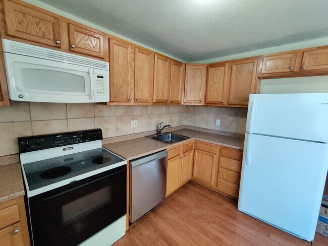Building Photo - Oakville 218A