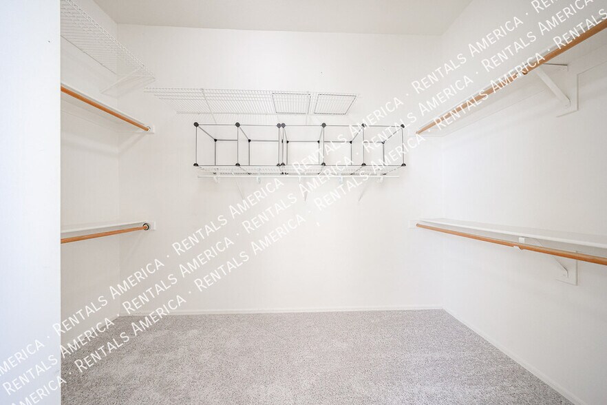 Building Photo - 1711 S 97th St