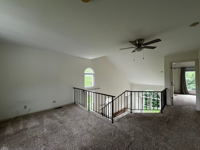 Building Photo - 1556 Darien Lakes Dr