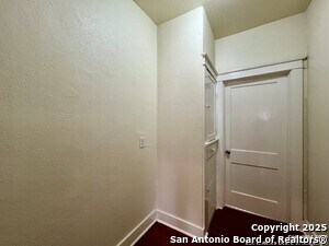 Building Photo - 1535 W Woodlawn Ave