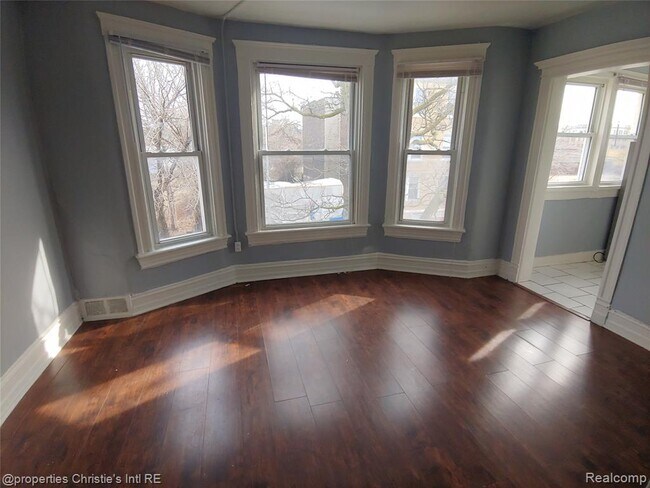 Building Photo - 4207 4th St
