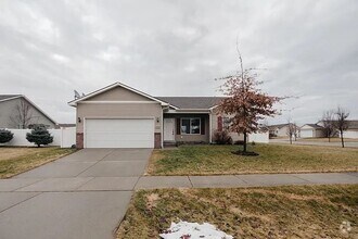 Building Photo - Charming 3-Bedroom Single-Level Home on Sp...