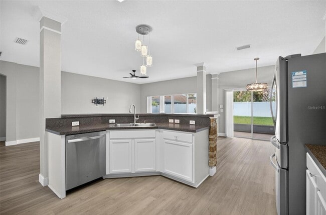 Building Photo - 37 Burnside Dr