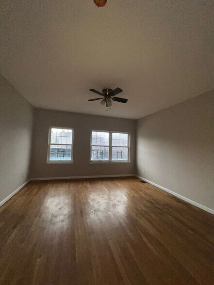 Building Photo - 488 Communipaw Ave