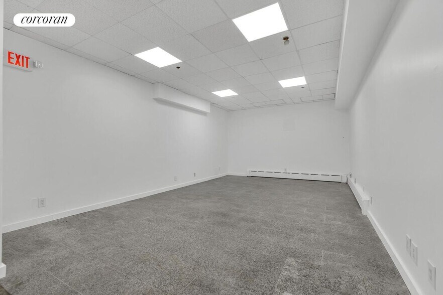 Building Photo - 244 E 32nd St