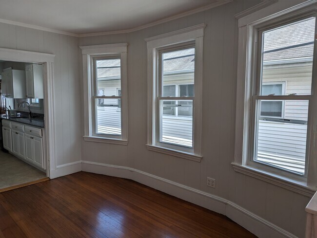 Building Photo - 8 Wilson Ave