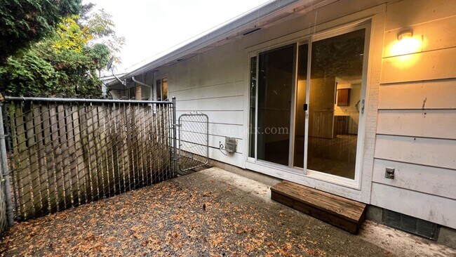Building Photo - Updated 2 Bedroom Featuring New Plank Flooring