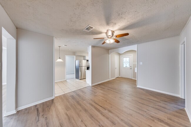 Building Photo - 713 Northbend Dr