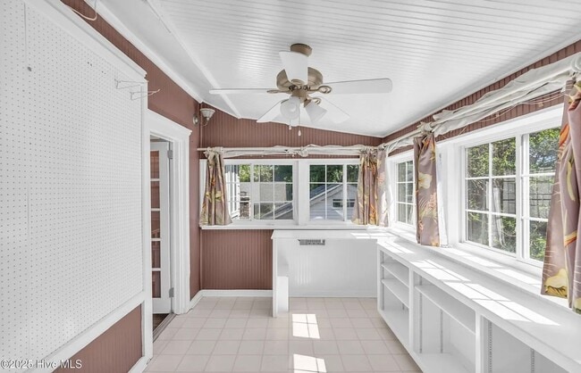 Building Photo - 3 Bed 3 Bath Historic Home