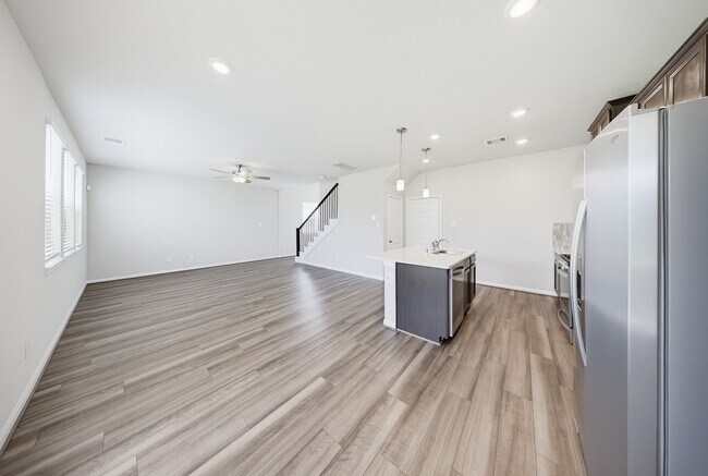 Building Photo - 18560 Meadow Point Ln
