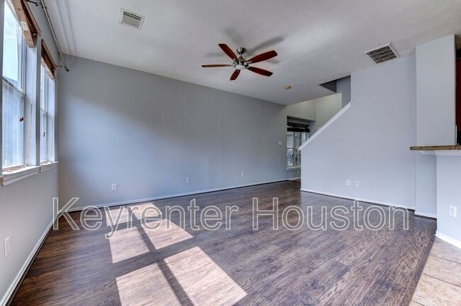 Building Photo - 47 Wickerdale Pl