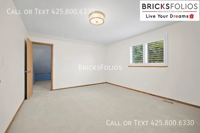 Building Photo - Welcome to Your New Tukwila Haven – Open C...
