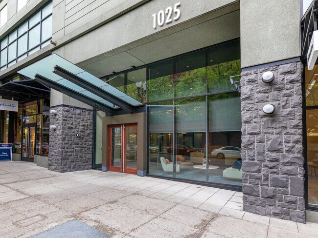 Primary Photo - 1025 NW Couch St