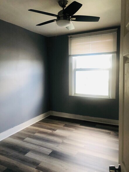 Building Photo - 5342 Reisterstown Rd