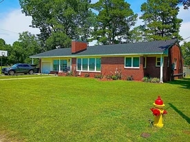 Building Photo - 205 Academy St