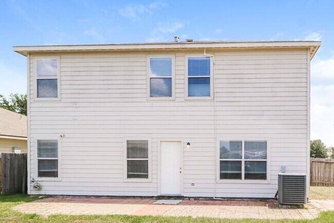 Building Photo - 29050 Village Creek Loop