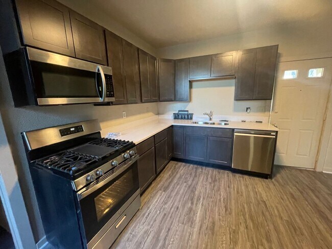 Building Photo - OM-1512 Cincinnati Street