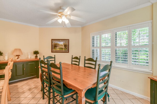 Building Photo - 28 Uno Lago Dr