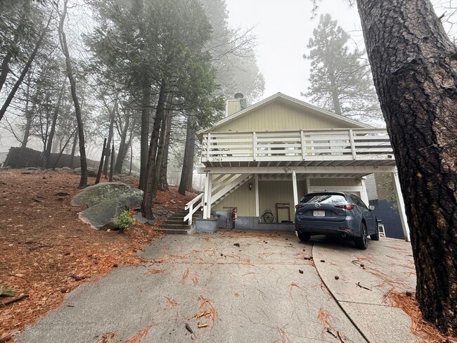 Building Photo - 27464 Meadow Dr