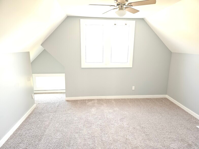 Building Photo - 1302 W 116th St
