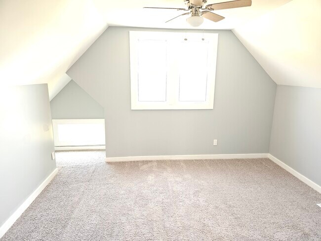 Building Photo - 1302 W 116th St