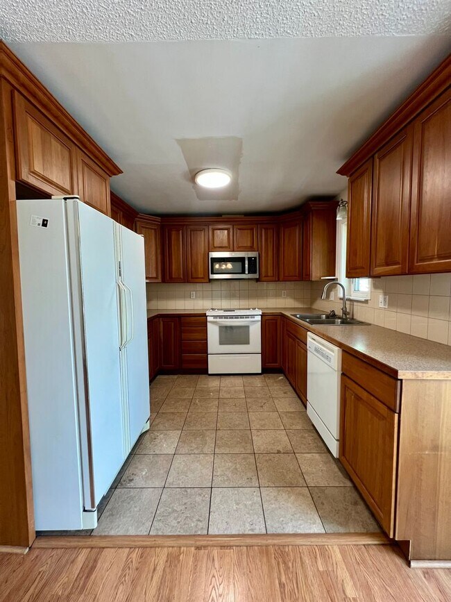 Building Photo - Dunlap Ave 4018-