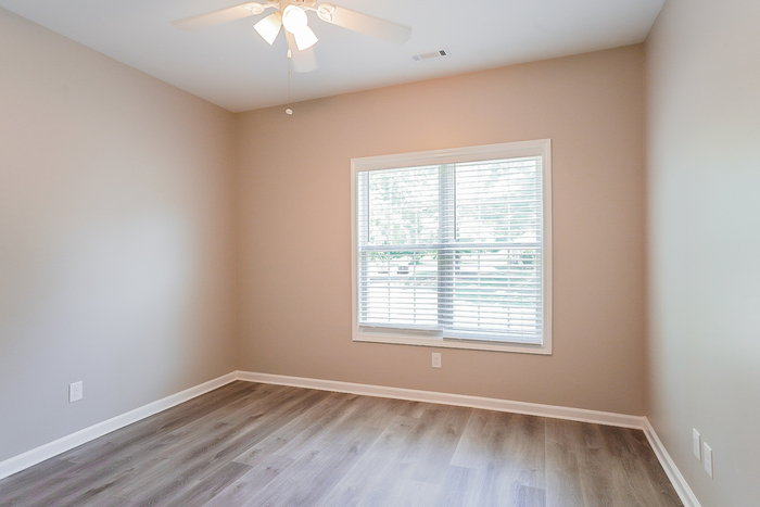 Building Photo - 70 Woodlake Dr