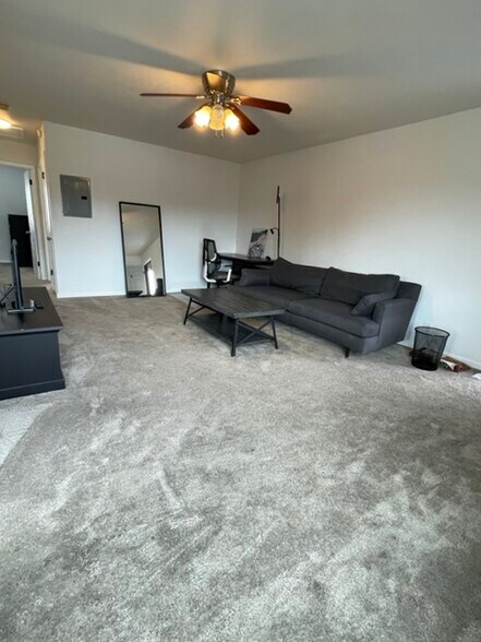 Building Photo - 312 Camille Ct