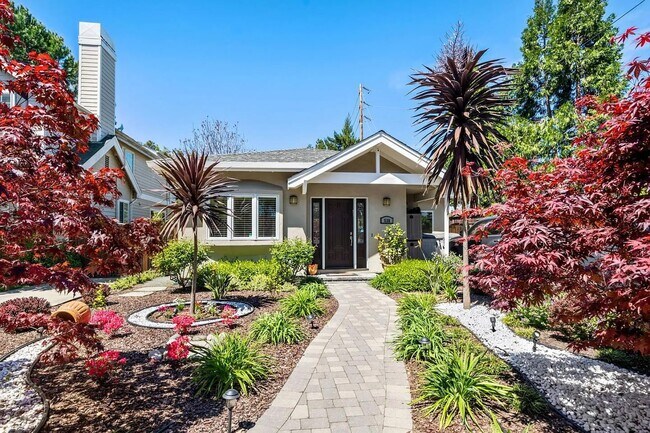 Building Photo - 530 Irven Ct