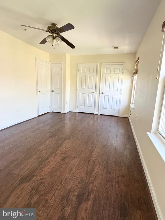 Building Photo - 8809 Francisco Ct