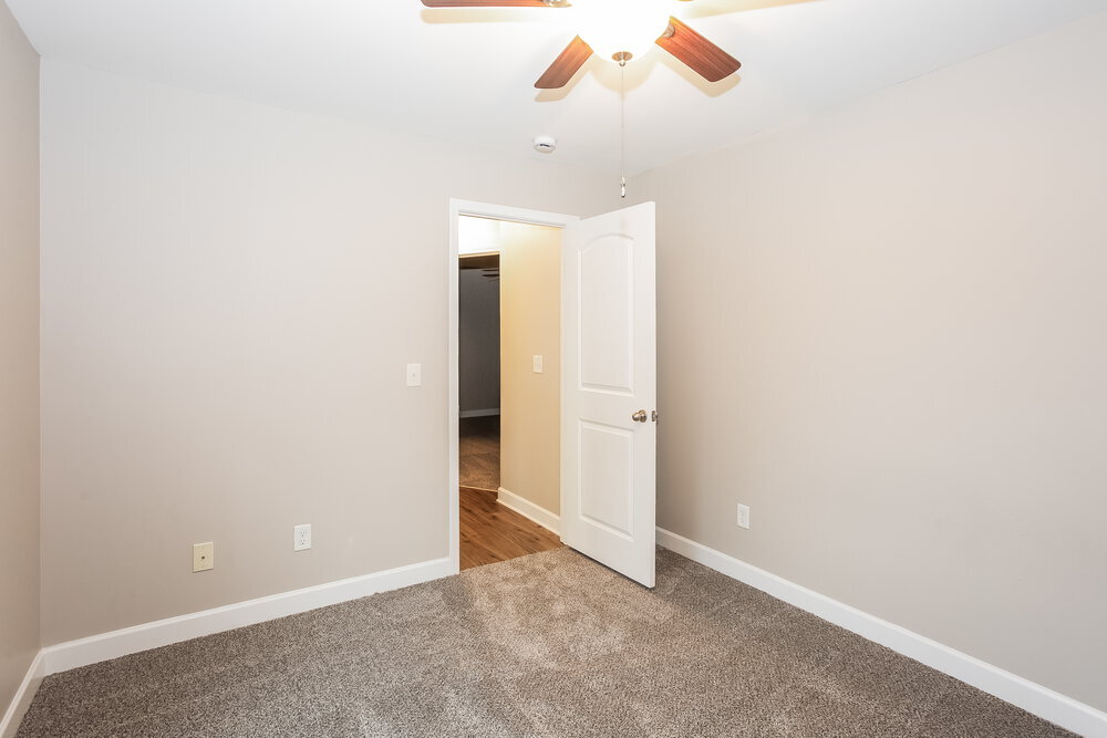 Building Photo - 4198 Broadstairs Dr SW