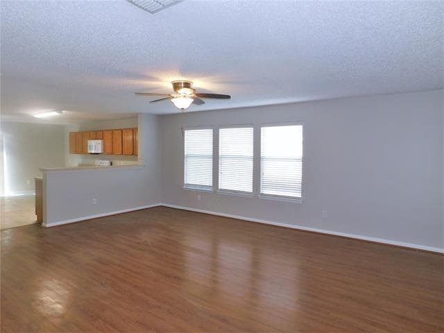 Building Photo - 1404 Wenatchee Dr