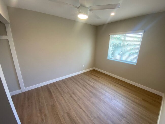 Building Photo - Recently Renovated! 4BD/2BA
