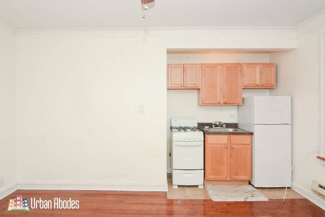 Building Photo - 4857 N Damen Ave