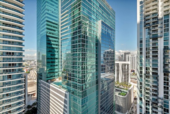 Building Photo - 300 Biscayne Blvd Way