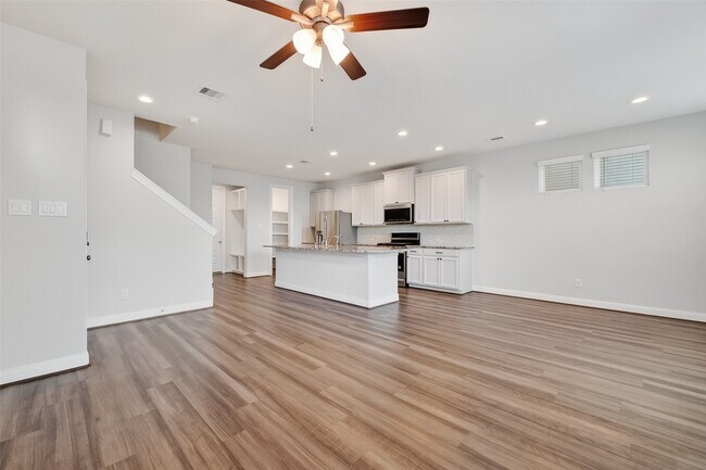 Building Photo - 9816 Magnolia Village Ln