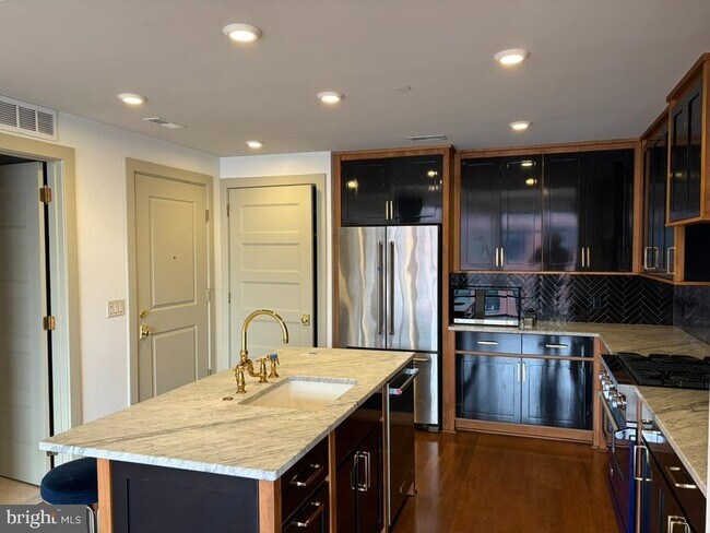 Building Photo - 1301 H St NE