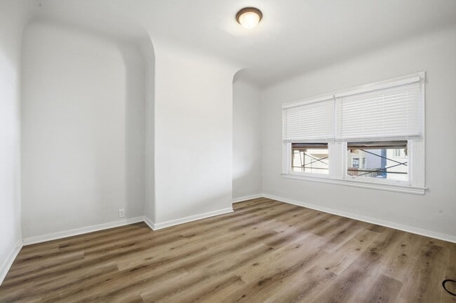 Building Photo - 1473 Clay St