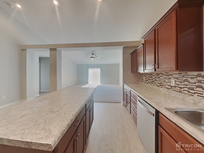Building Photo - 5311 Tanglewood Ln