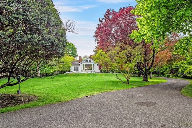 Building Photo - 81 Lee Ave