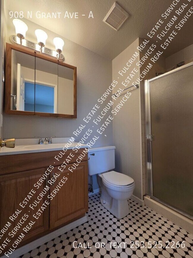 Building Photo - 908 N Grant Ave