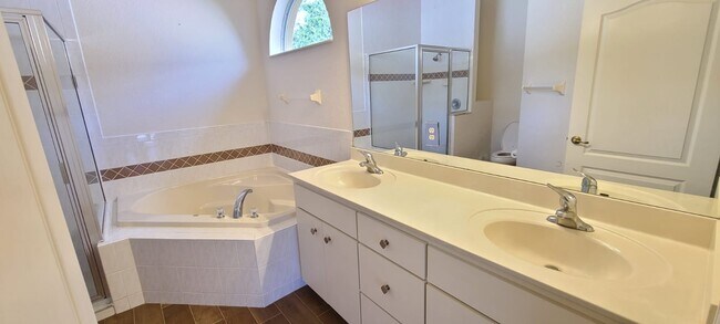 Building Photo - 825 Wingate Trail