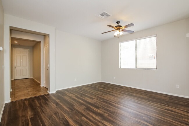 Building Photo - 15423 W Poinsettia Dr