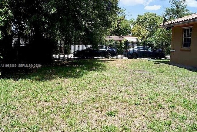 Building Photo - 601 NW 97th St