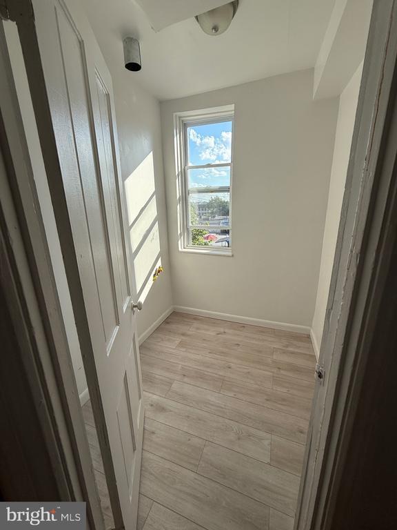 Building Photo - 331 Maclay St